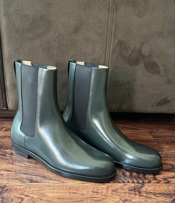 $1,500 NIB Bottega Veneta Men\'s Gray Leather Chelsea Boots Size 6(39) main image 9